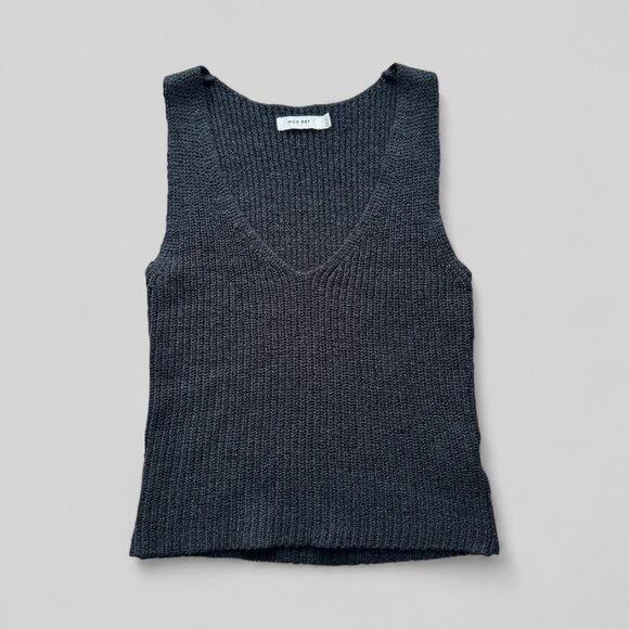 MOD REF Black V-Neck Ribbed Knit Sweater Vest Sleeveless Size S Dark Academia - Picture 1 of 4
